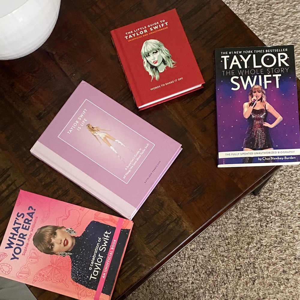 Taylor Swift Book Bundle